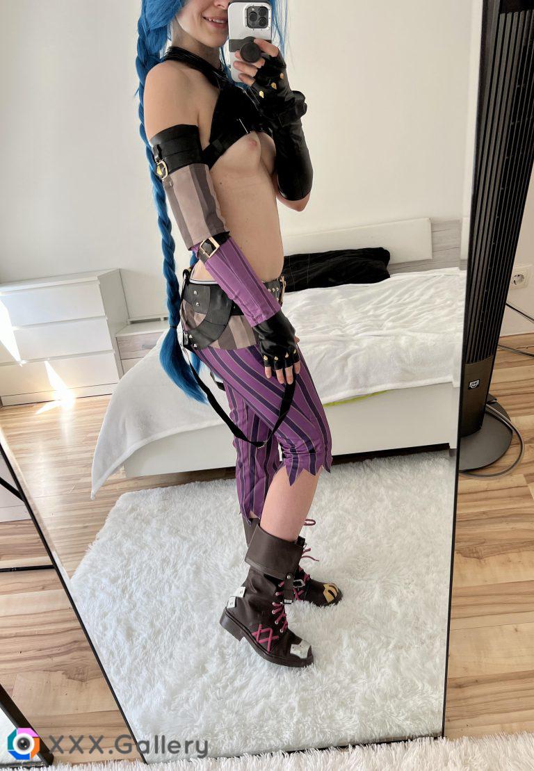 Want to finally fuck Jinx? [f]