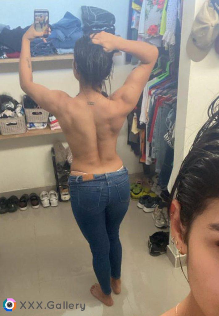 Wondering if you muscular backs hot on girls?