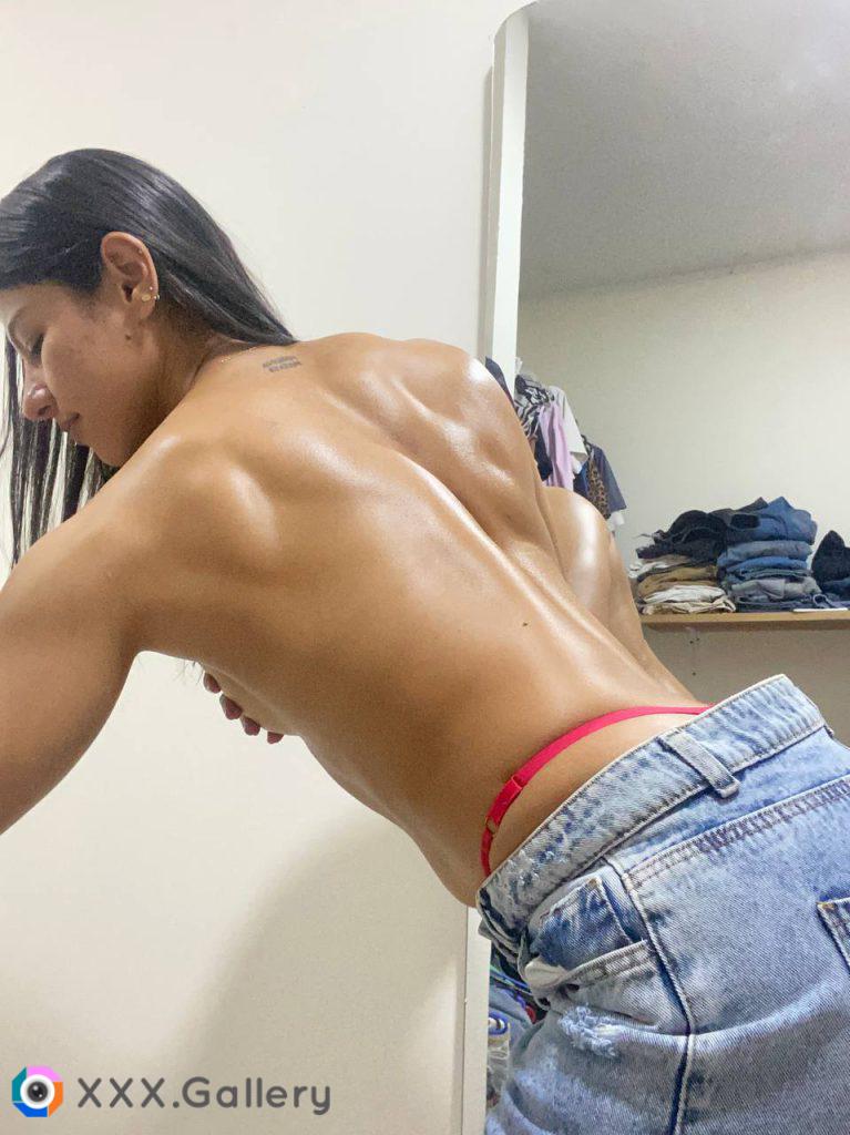 Would you fuck a girl with a muscular back?