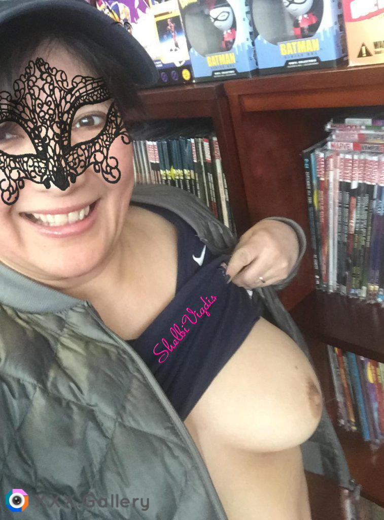 A little [F]lashing at the comic book store!