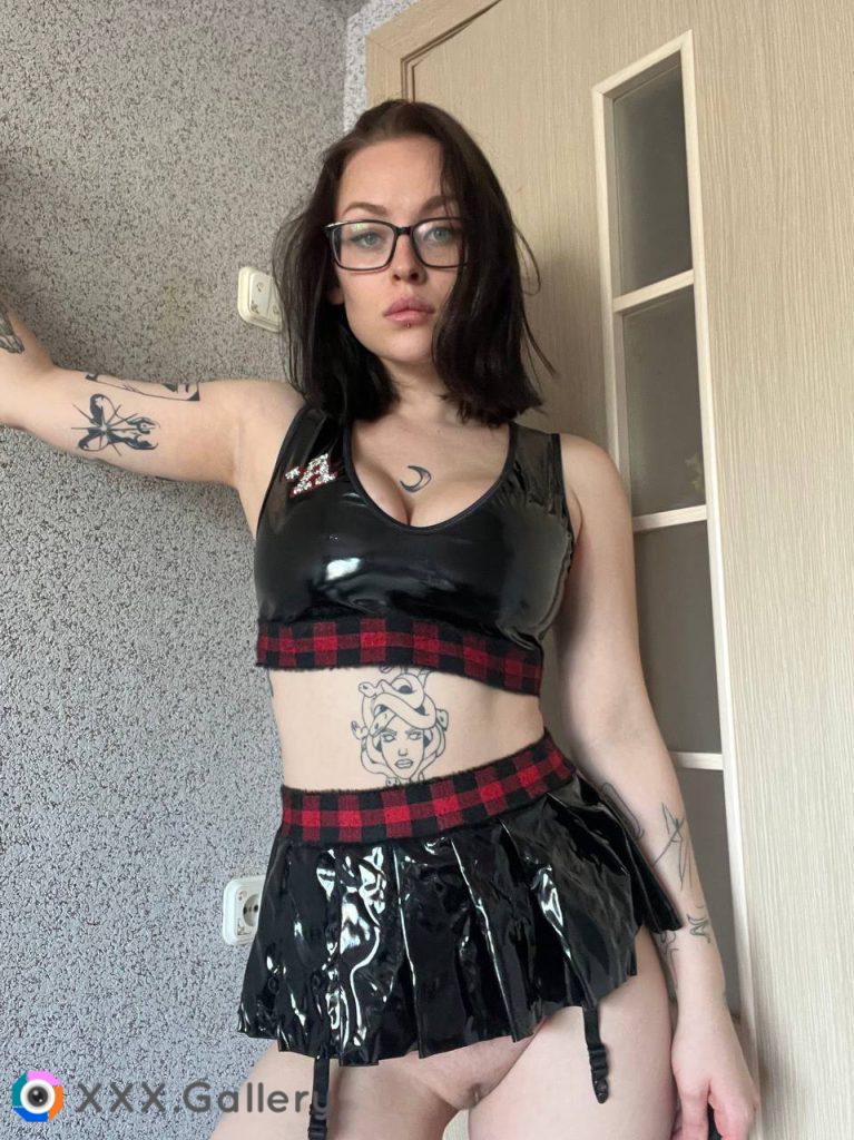 Would you fuck a naughty Goth