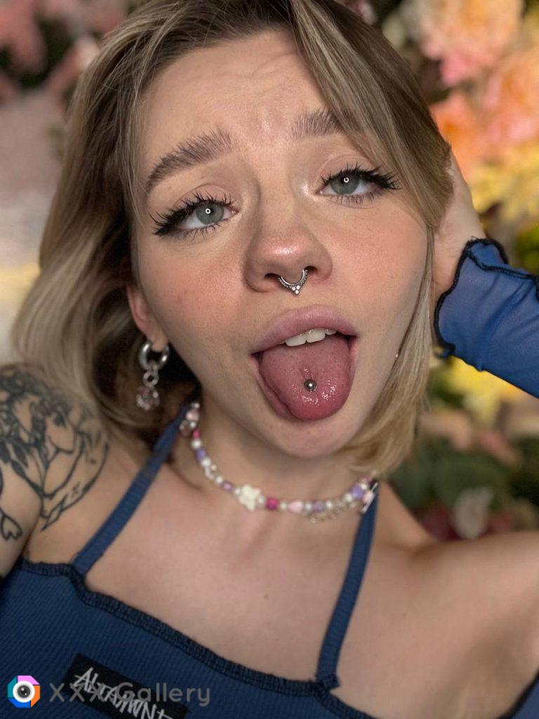 You have the hardest choice of all: cum on my face or in my mouth