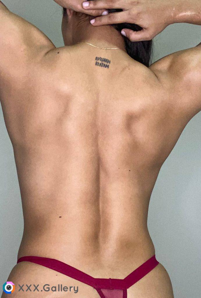 Back muscles on a girl – attractive or not?