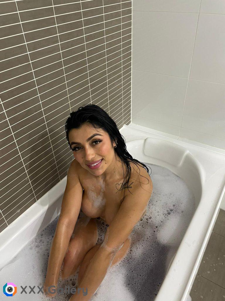 If I asked nicely, would you fuck me in the bathtub?