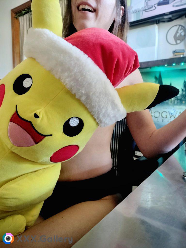 Christmas Pikachu, wishing you a Happy Holiday <3