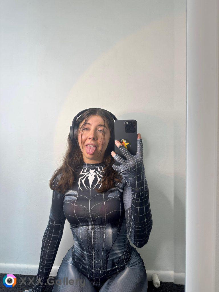 Spidergirl Ahegao..... Y or N? F18