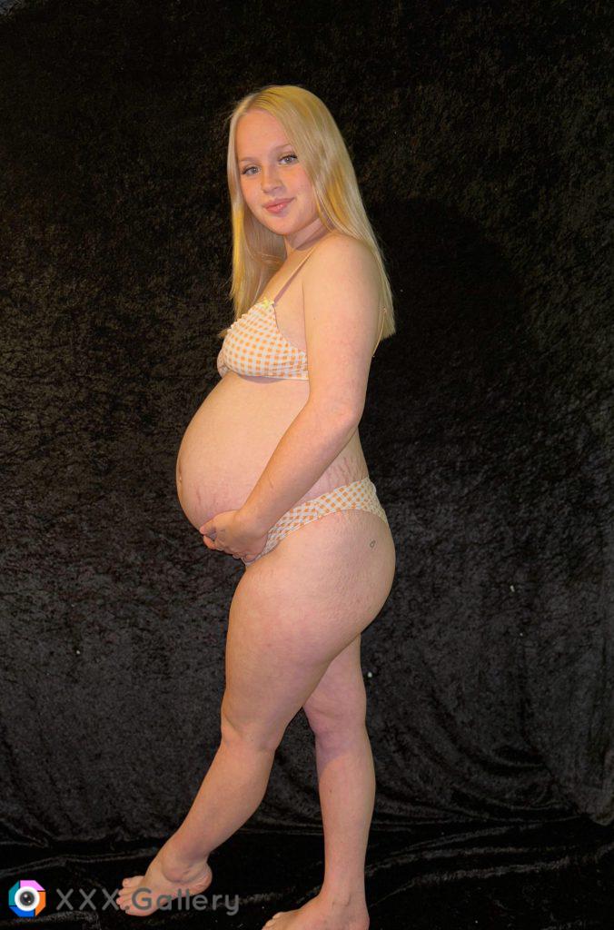 Would you fuck a horny pregnant blonde?