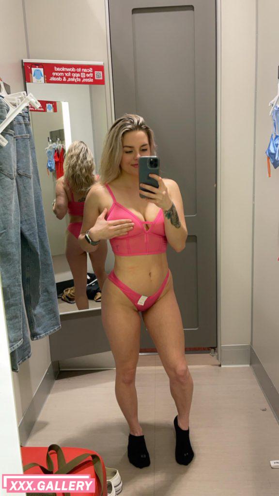 What a perfect changing room to fuck in