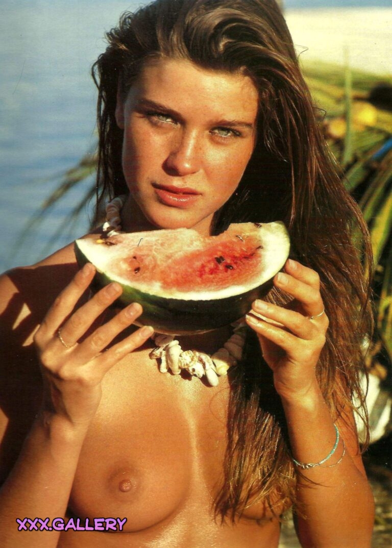 Corynne Charby (Corinne Charbit) | Hermana Mayor, Philippines, 1982 | ph. Jean-Pierre Bourgeois