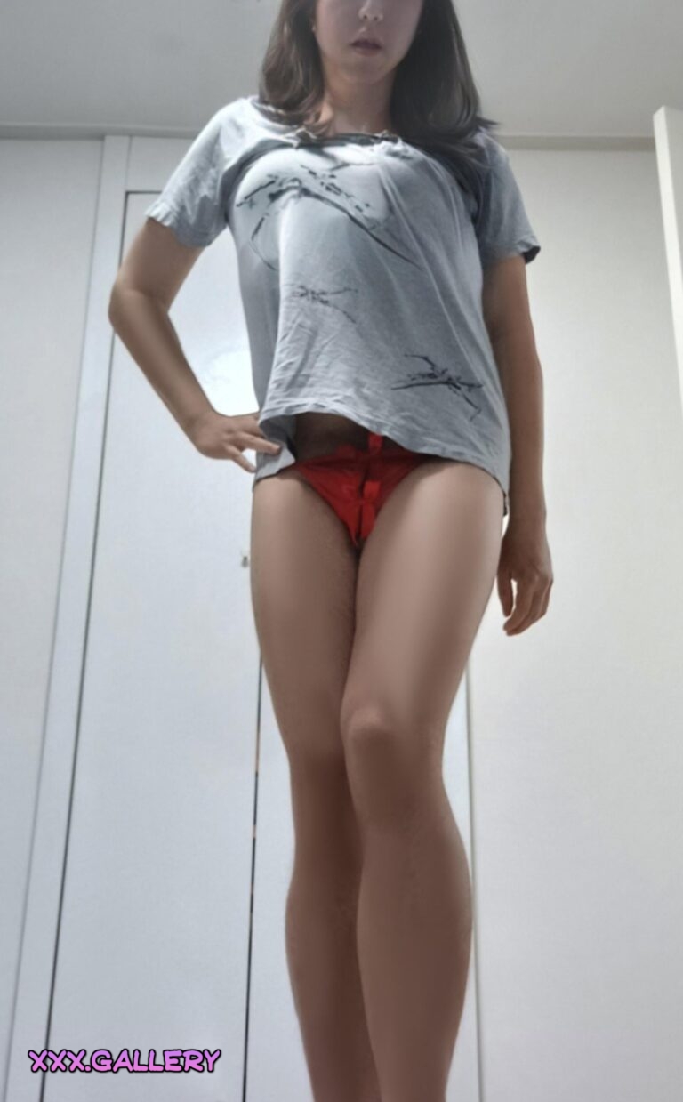 Re-posting a pic from earlier this month because I liked how the red lingerie looked. Thought my fellow geeky girls might appreciate the X-Wing tee.