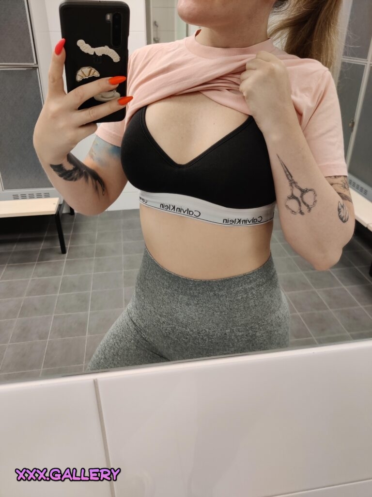 Cheeky selfie at the gym