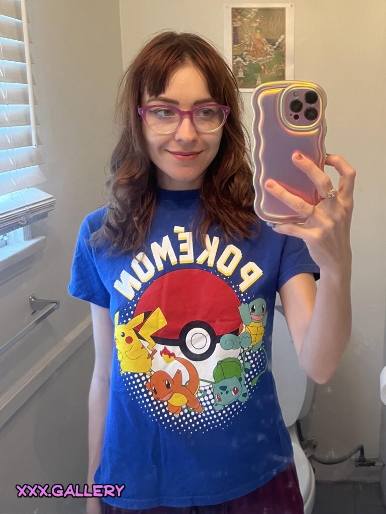 Come over to my gamer girl lair for Pokémon battles and deepthroating