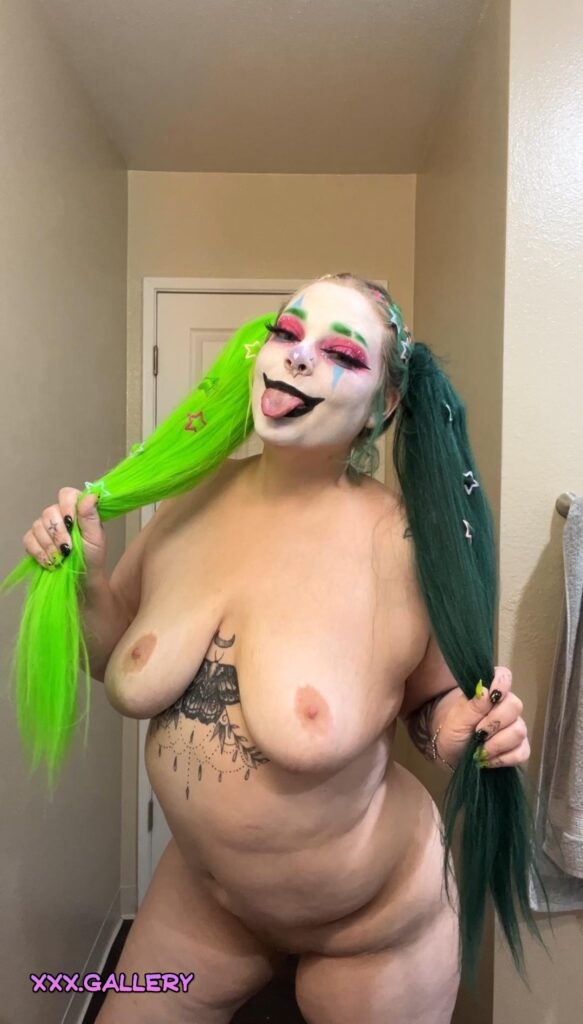 green haired clown girl