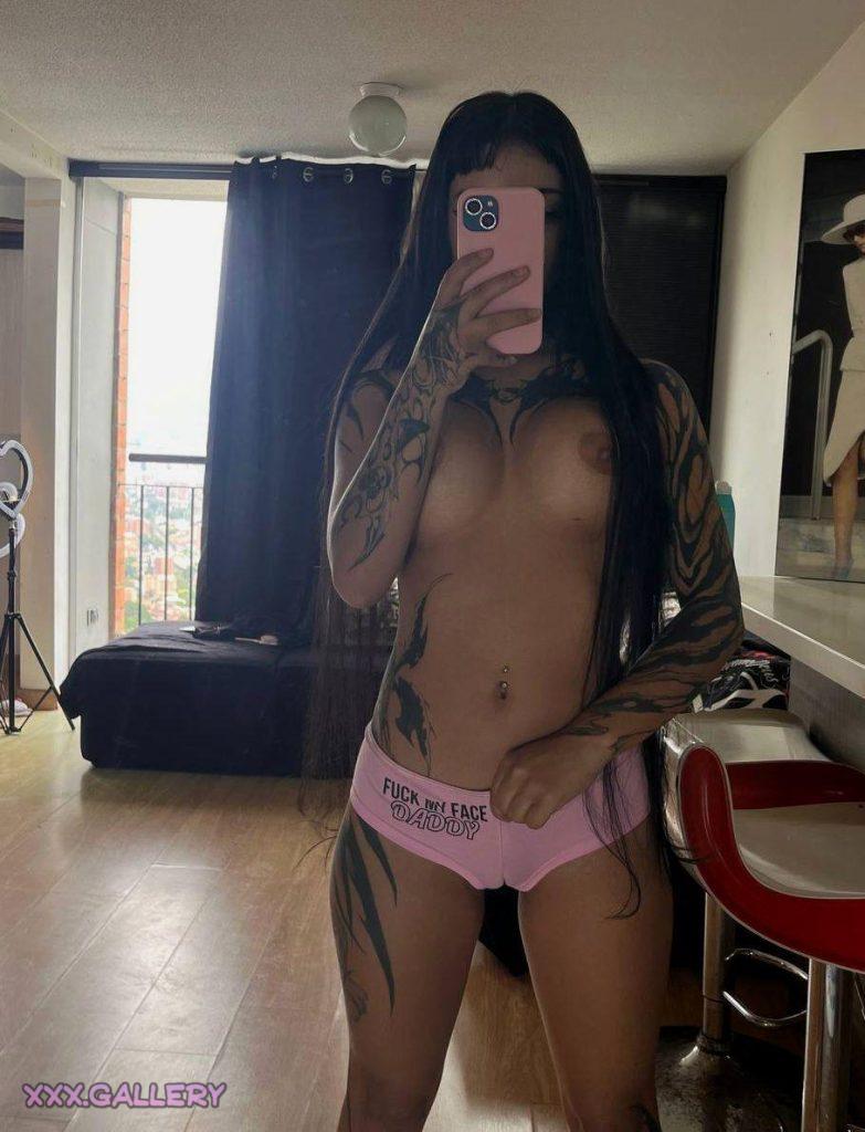 Why Sending Nudes to Daddies is the New Trend