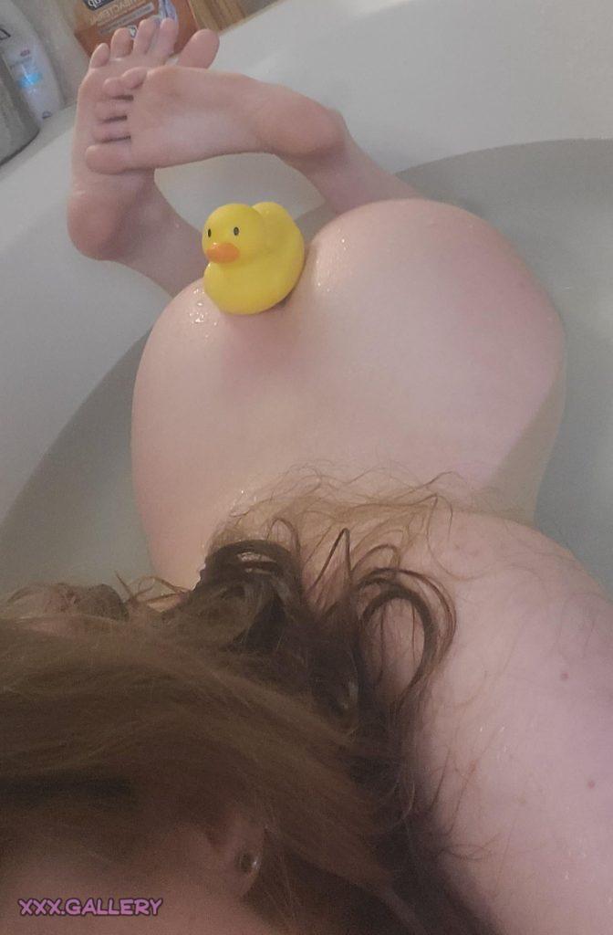 You wont believe what this duck did in the bathtub